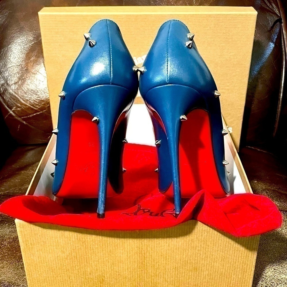 CHRISTIAN Louboutin iconic ‘Kate’ spike accented leather stilettos, EU 39 100mm